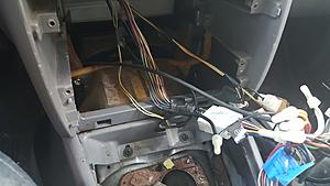 The head unit works but no sound is getting to the speakers-20180704_165130.jpg
